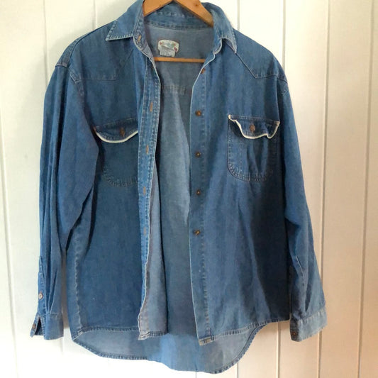 Ladies vintage 90’s over sized denim shirt M