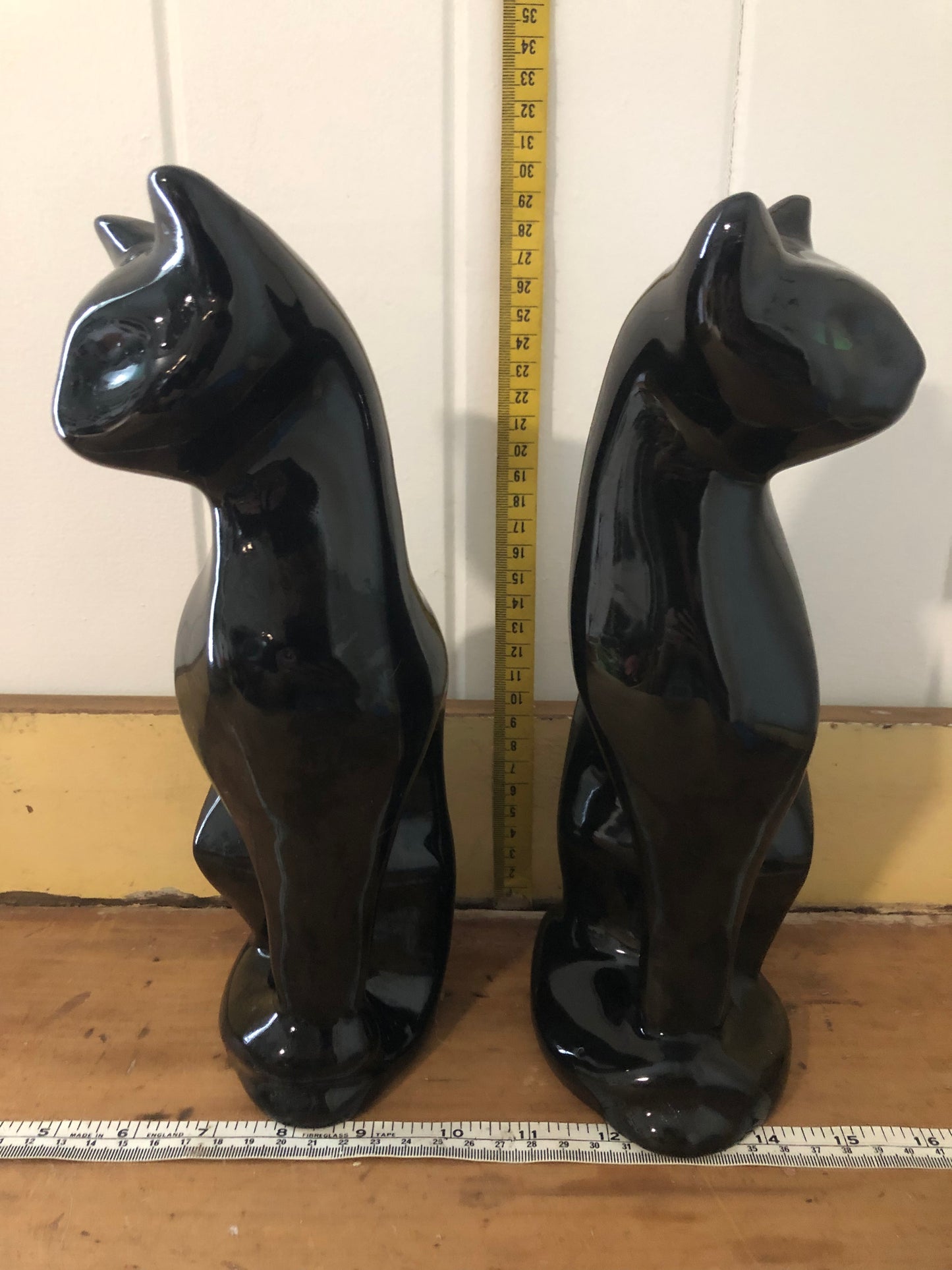 Cat figurines. Pair. Black