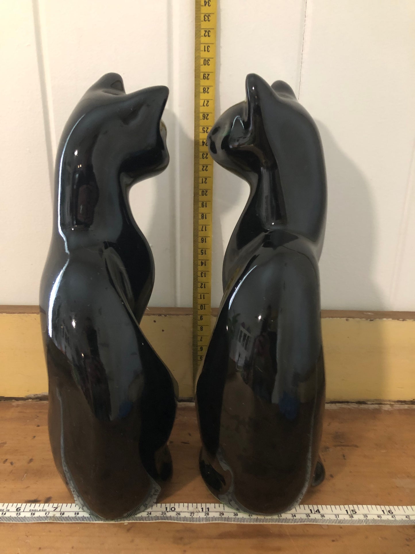 Cat figurines. Pair. Black