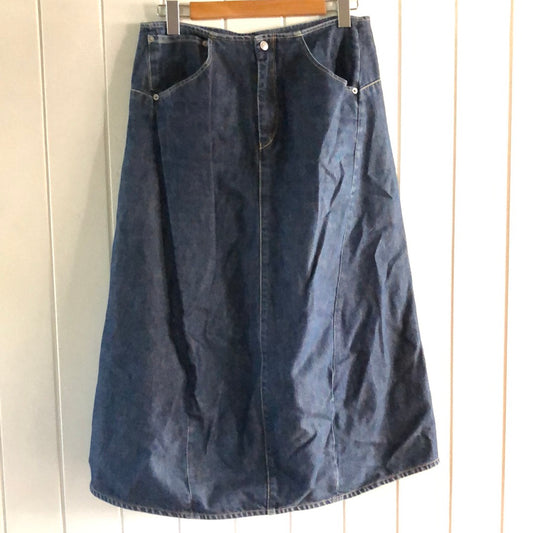 Ladies Levi’s Y2K skirt