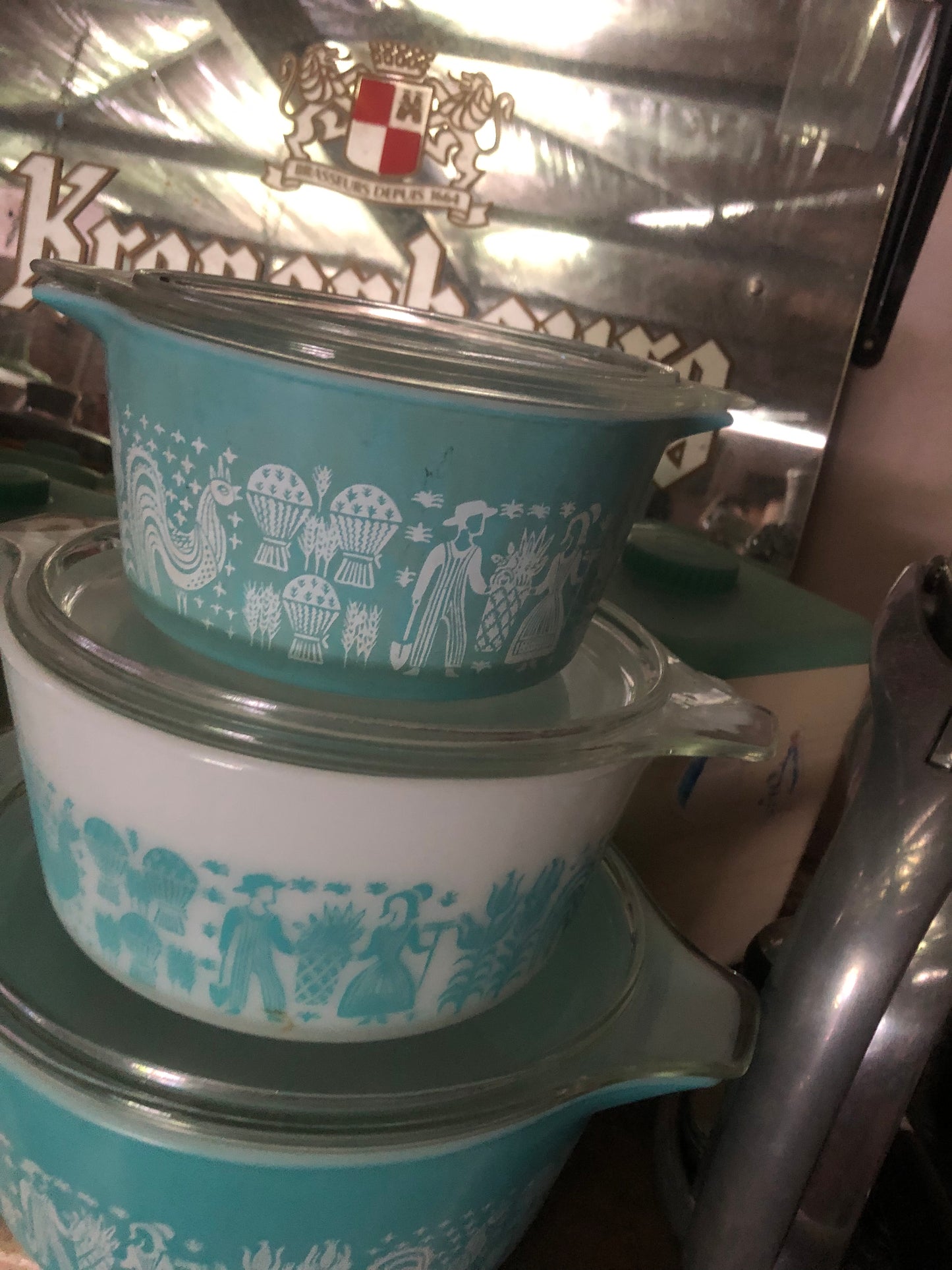 Pyrex kitchen folk