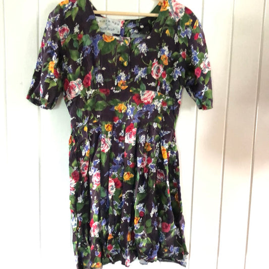 Ladies 80’s/90’s floral dress 10/8